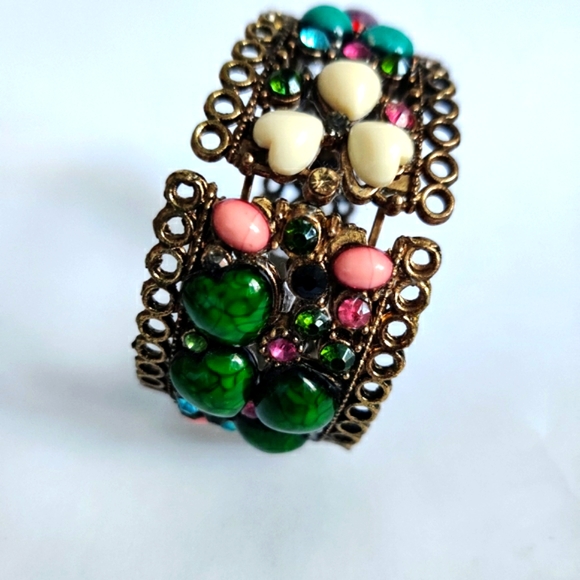 Y2K Multicolor Hearts Bracelet - Picture 9 of 11